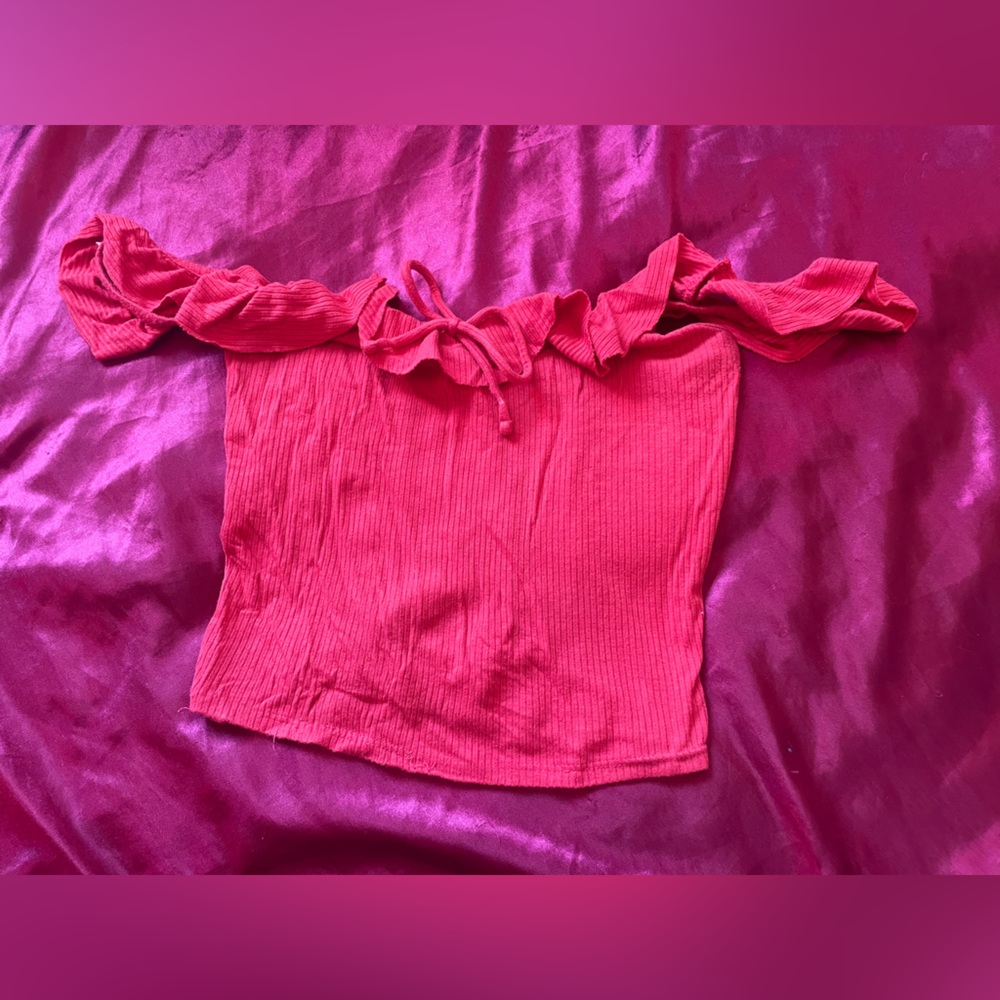 Red off the should fringe crop top with bow